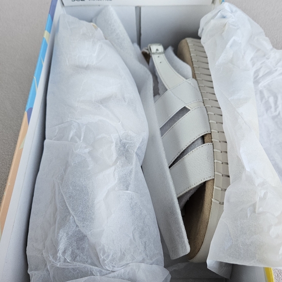 Easy Street Magge Sandals Women SZ 8 White Comfort Slingback Buckle Boho - Picture 10 of 11